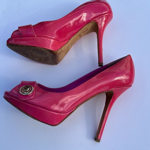 Christian Dior patent leather heels, with gold hardware - Picture 7 of 8